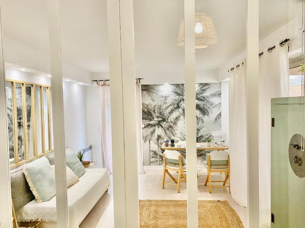 Jardins de Saint-Louis, Grand 2 Pièces - Image 2